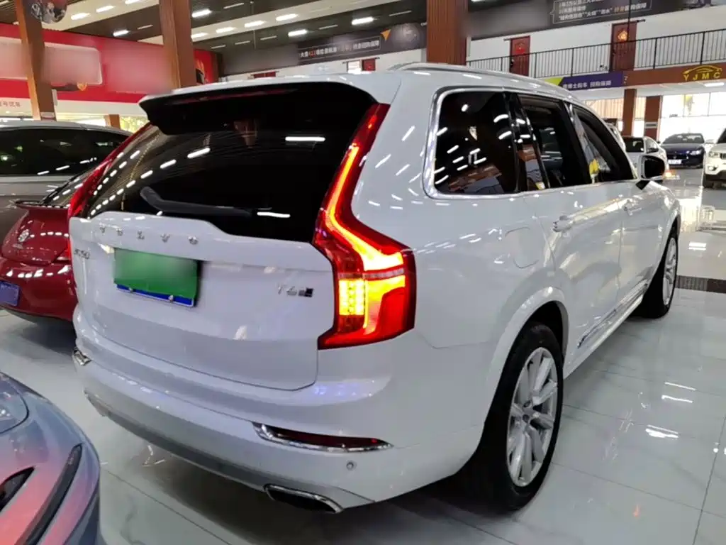Volvo XC90 — фото 7