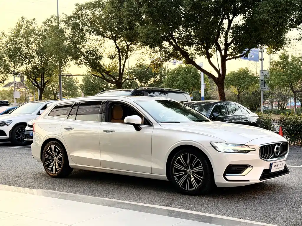 Volvo V60 — фото 3