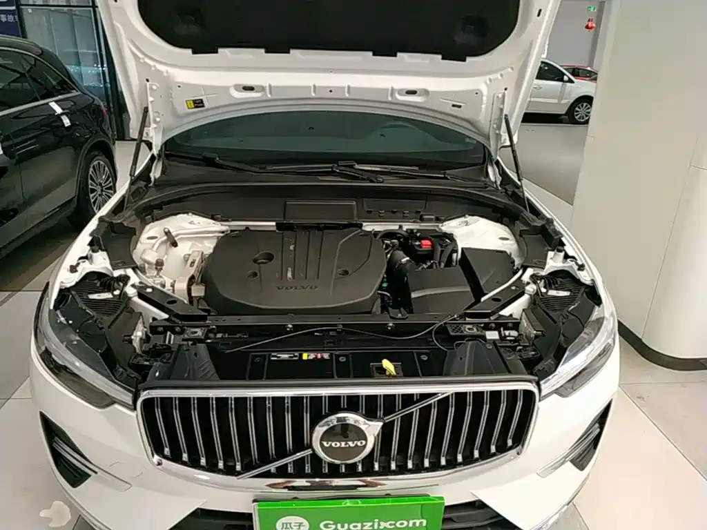 Volvo XC60 — фото 20
