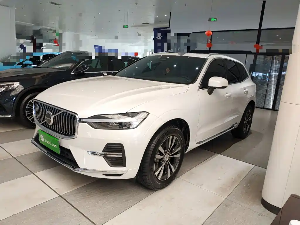 Volvo XC60 — фото 1
