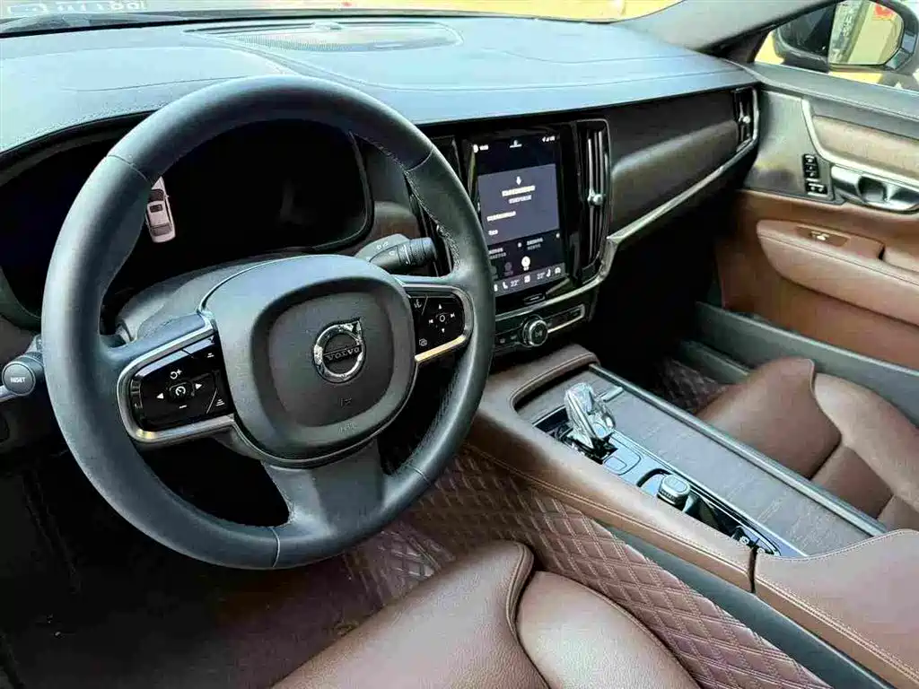 Volvo S90 — фото 6