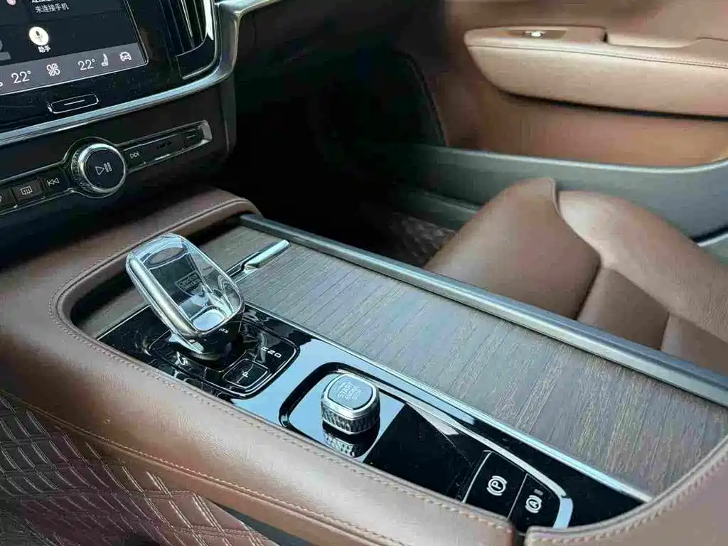 Volvo S90 — фото 8