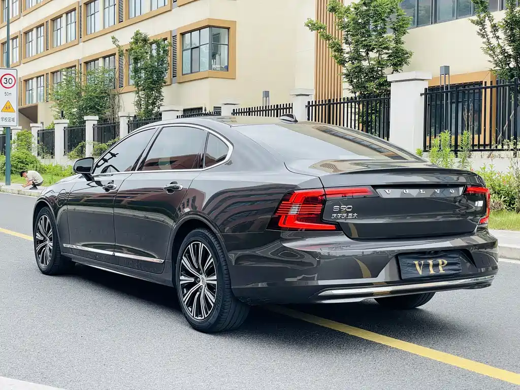 Volvo S90 PHEV — фото 33