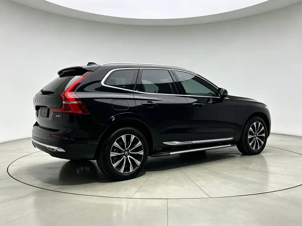 Volvo XC60 — фото 9