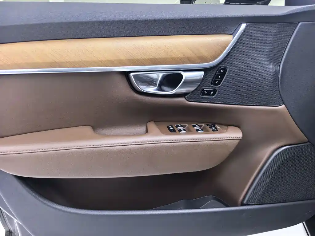 Volvo S90 — фото 4