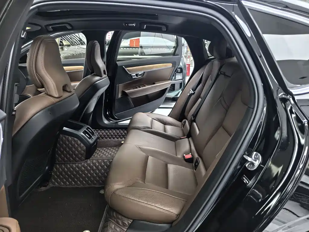 Volvo S90 — фото 10