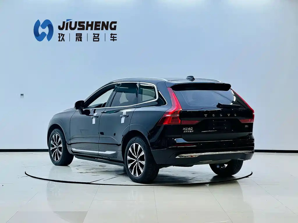 Volvo XC60 — фото 6