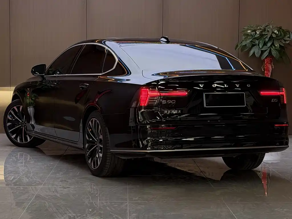 Volvo S90 — фото 2