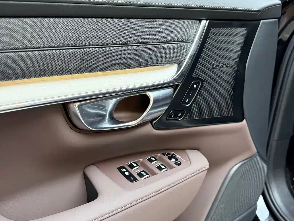 Volvo S90 — фото 19
