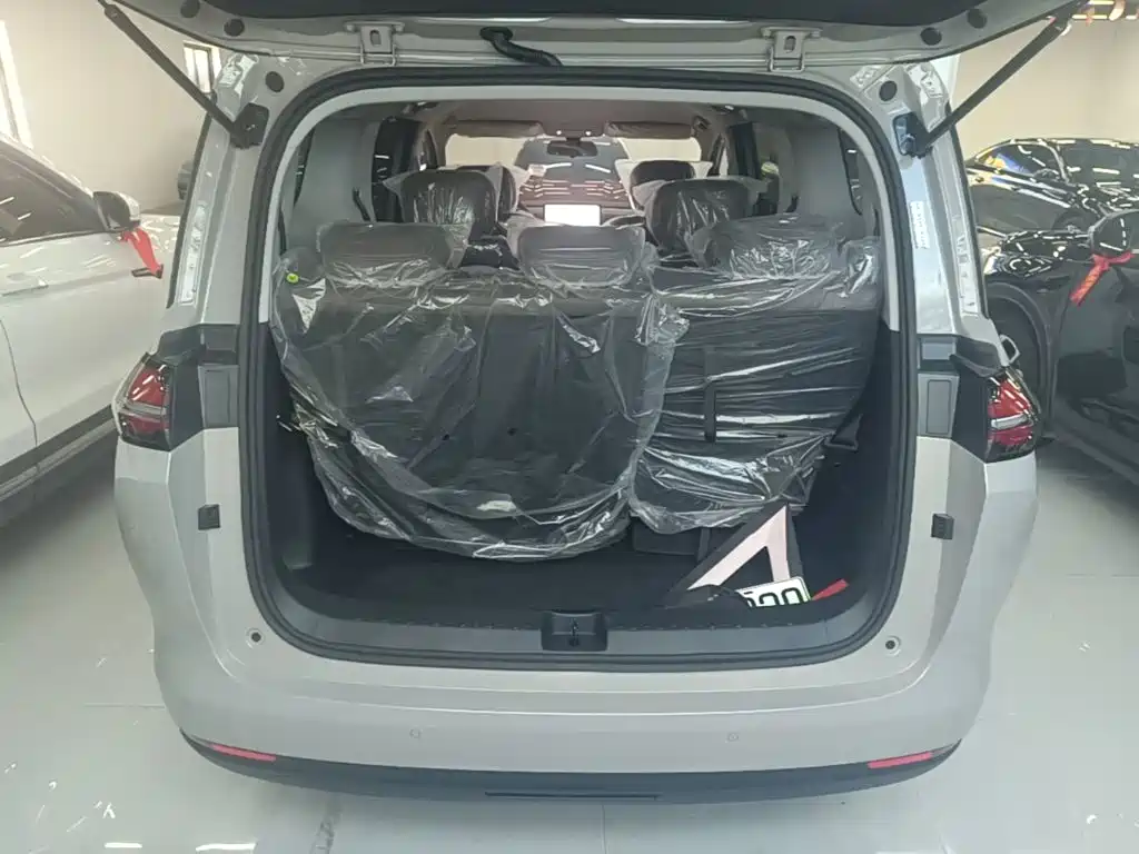 Wuling Xingguang 730 New Energy — фото 19