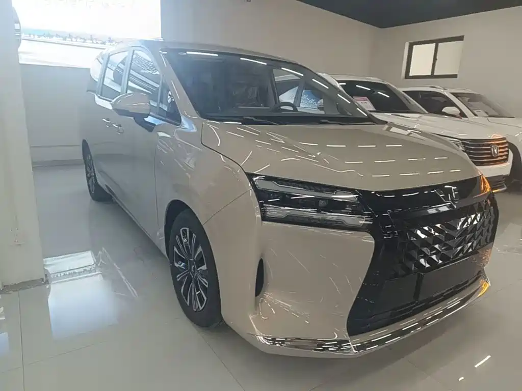 Wuling Xingguang 730 New Energy — фото 4