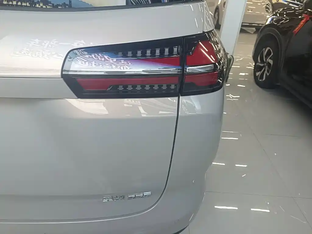 Wuling Xingguang 730 New Energy — фото 8