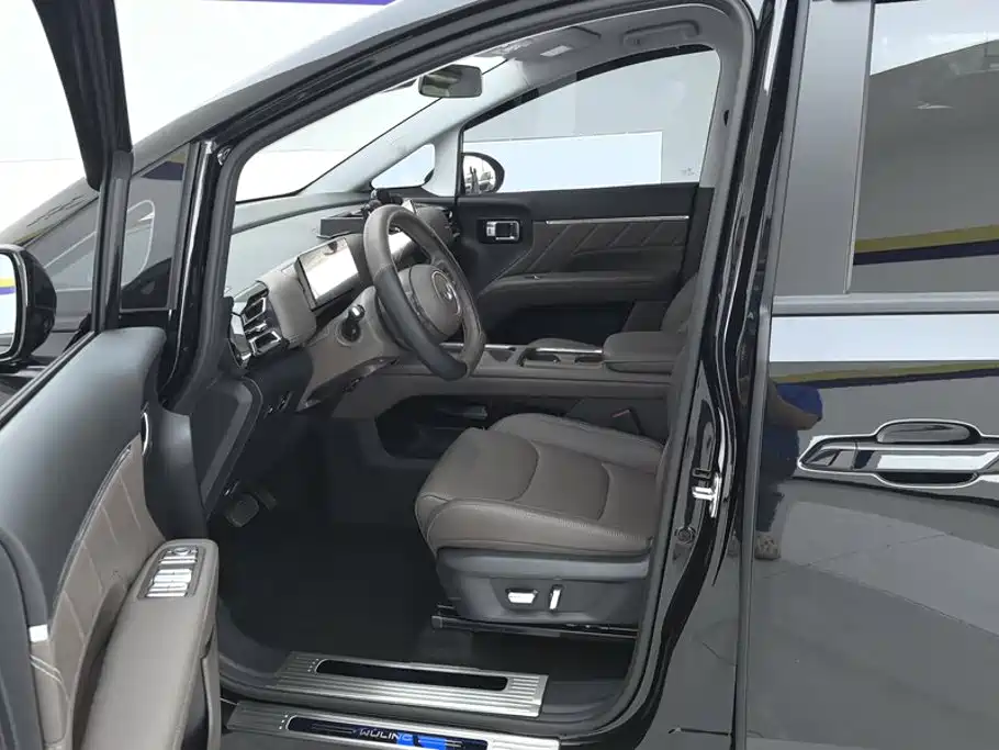 Wuling Xingguang 730 New Energy — фото 9
