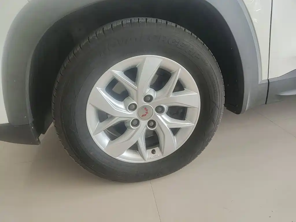 Wuling Hongguang S3 — фото 23