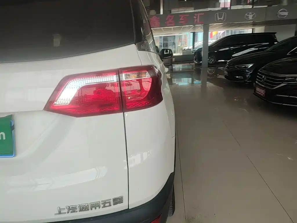 Wuling Hongguang S3 — фото 8