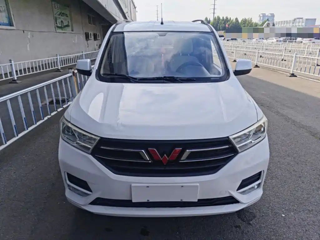 Wuling Hongguang — фото 3