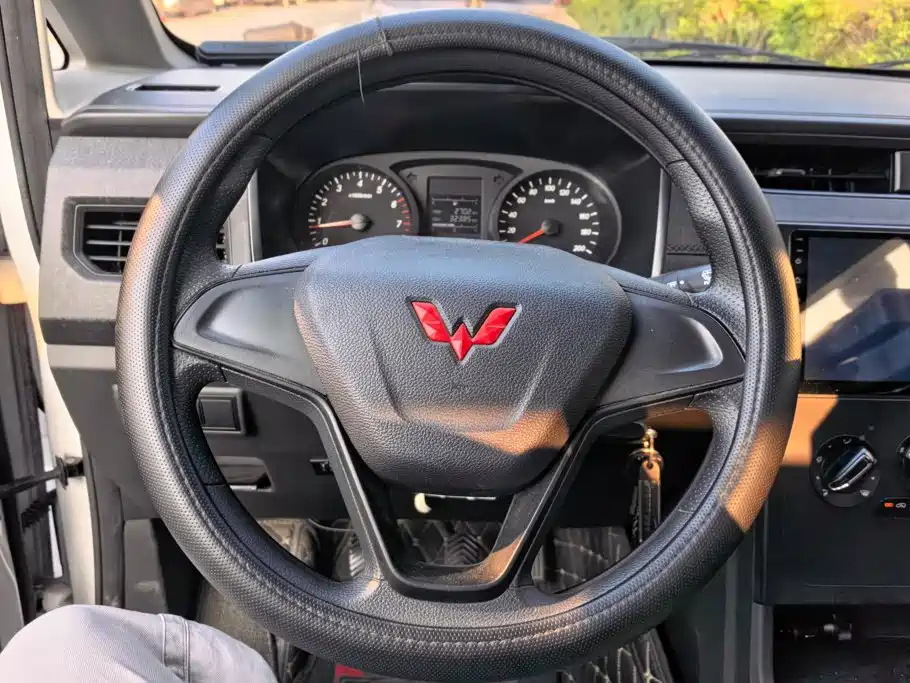 Wuling Hongguang PLUS — фото 15