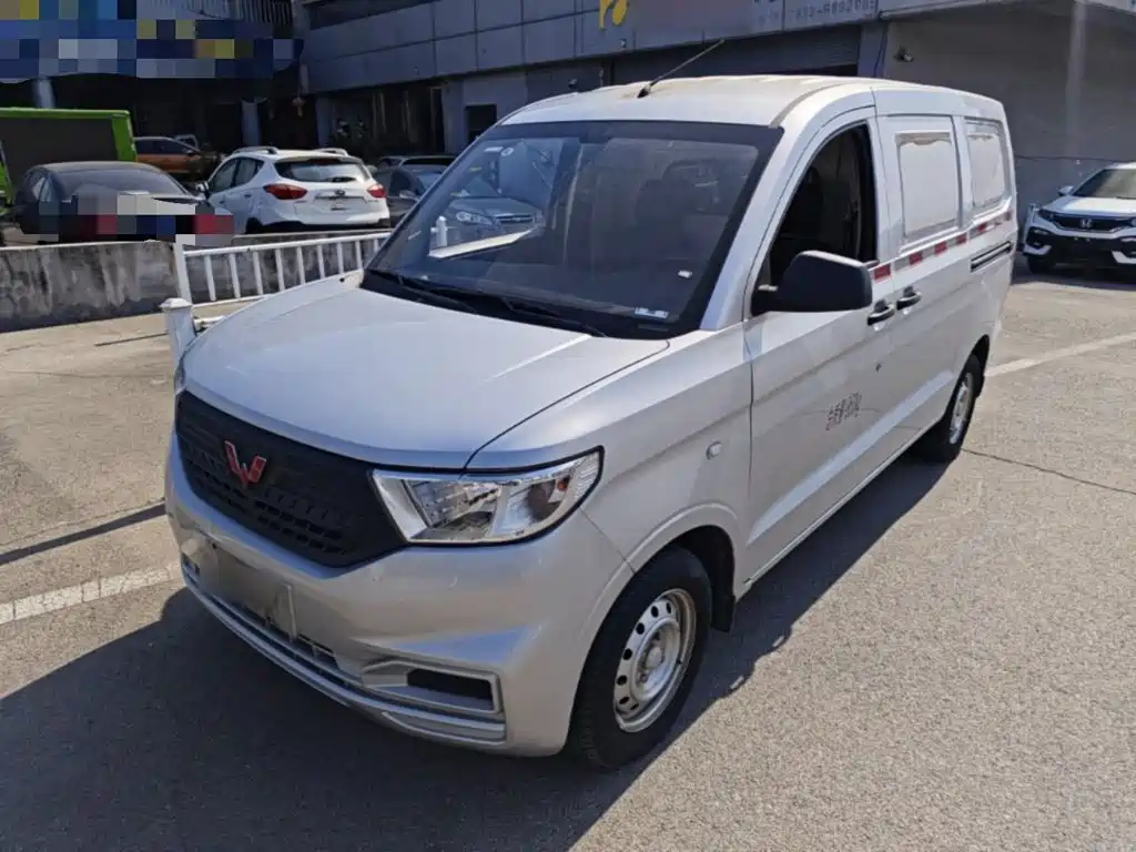 Wuling Hongguang V — фото 2