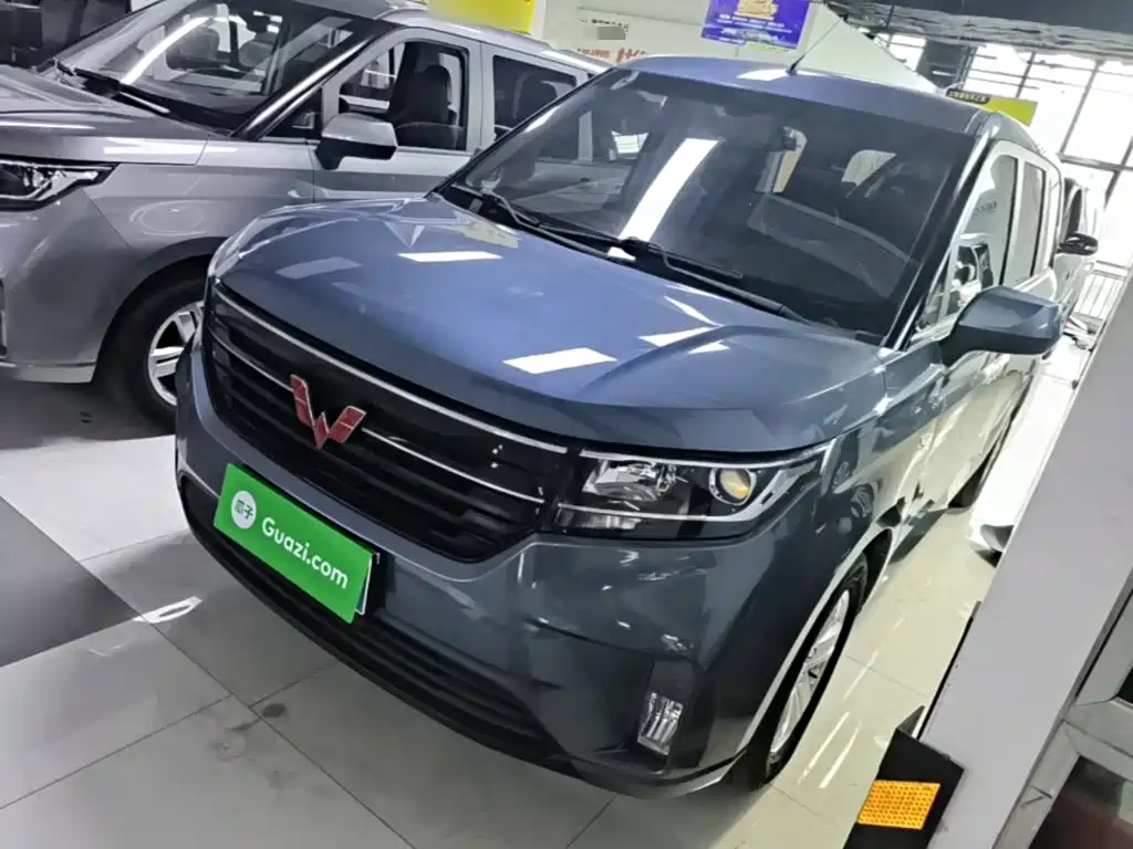 Wuling Hongguang PLUS — фото 2