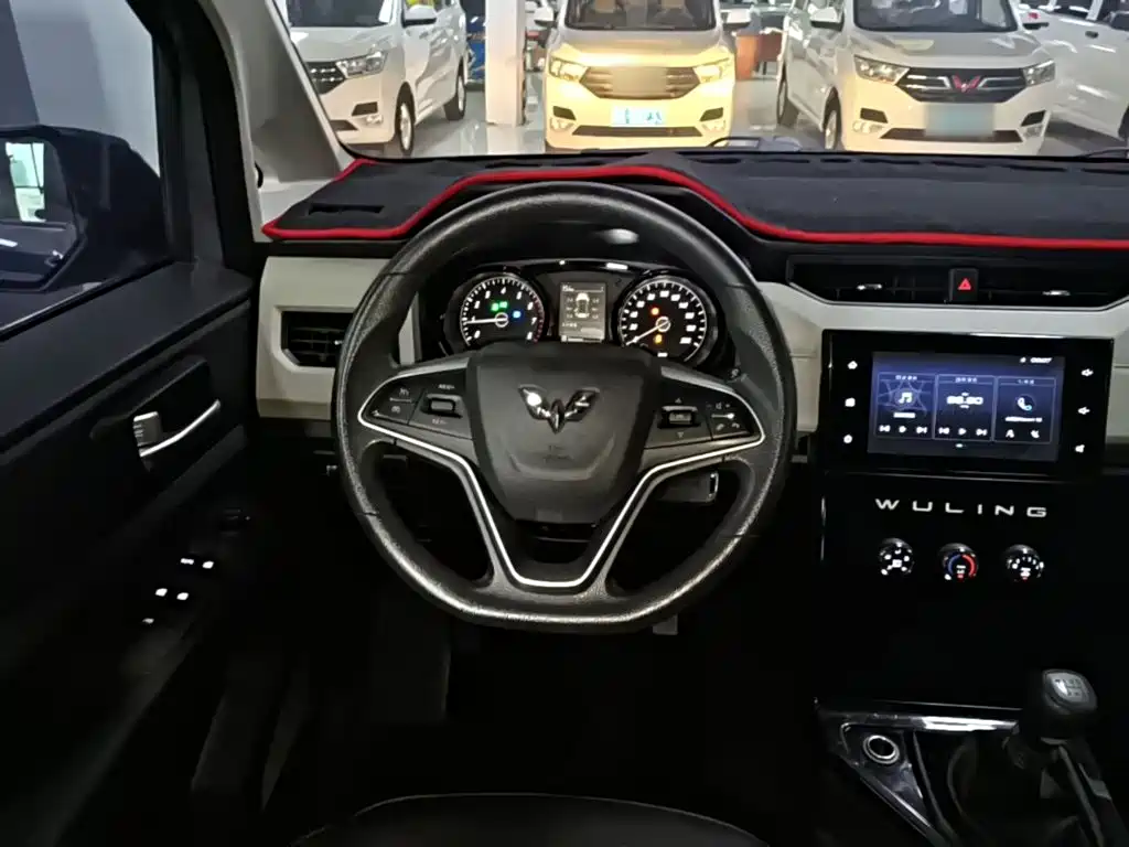 Wuling Hongguang PLUS — фото 11