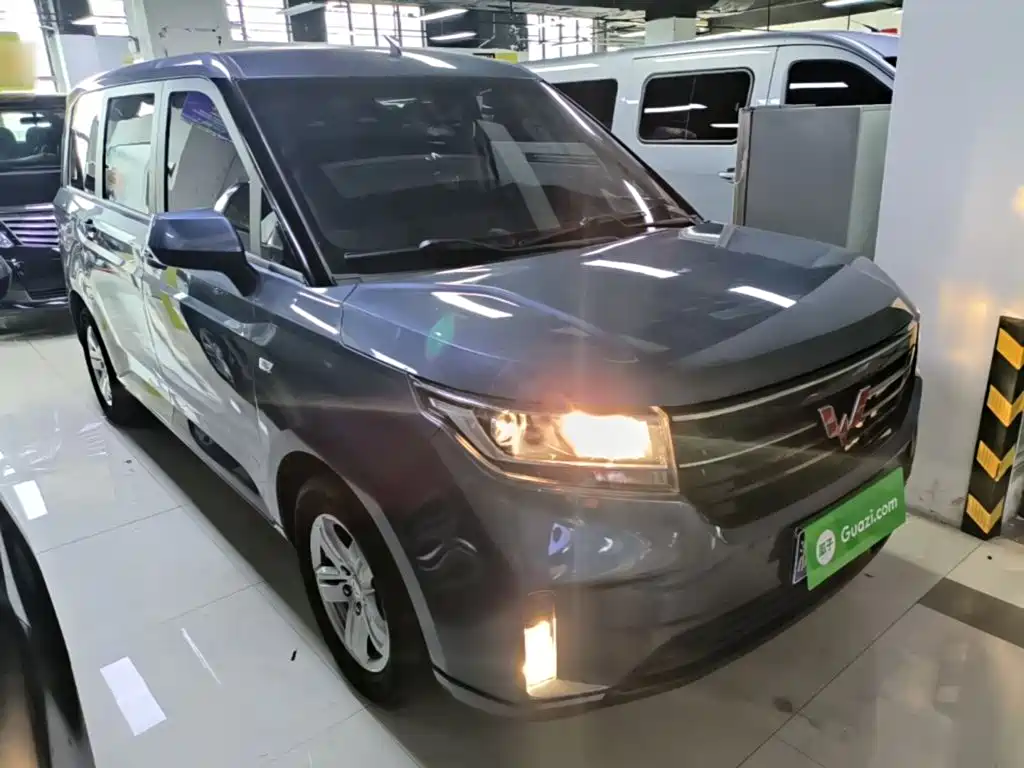 Wuling Hongguang PLUS — фото 4