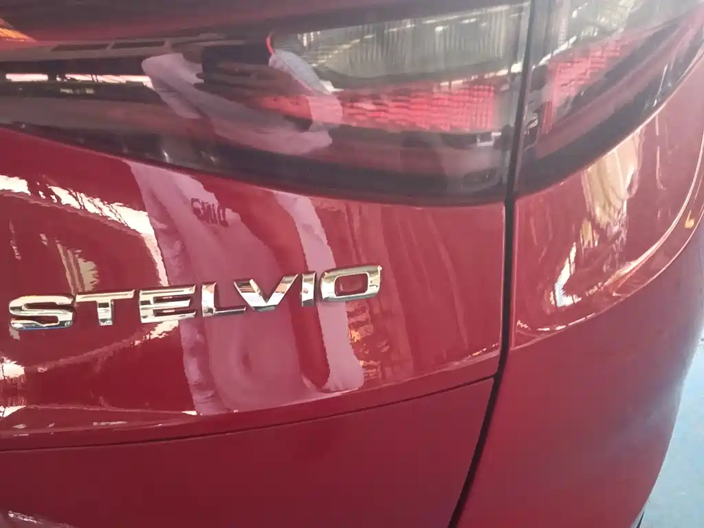 Alfa Romeo Stelvio — фото 14
