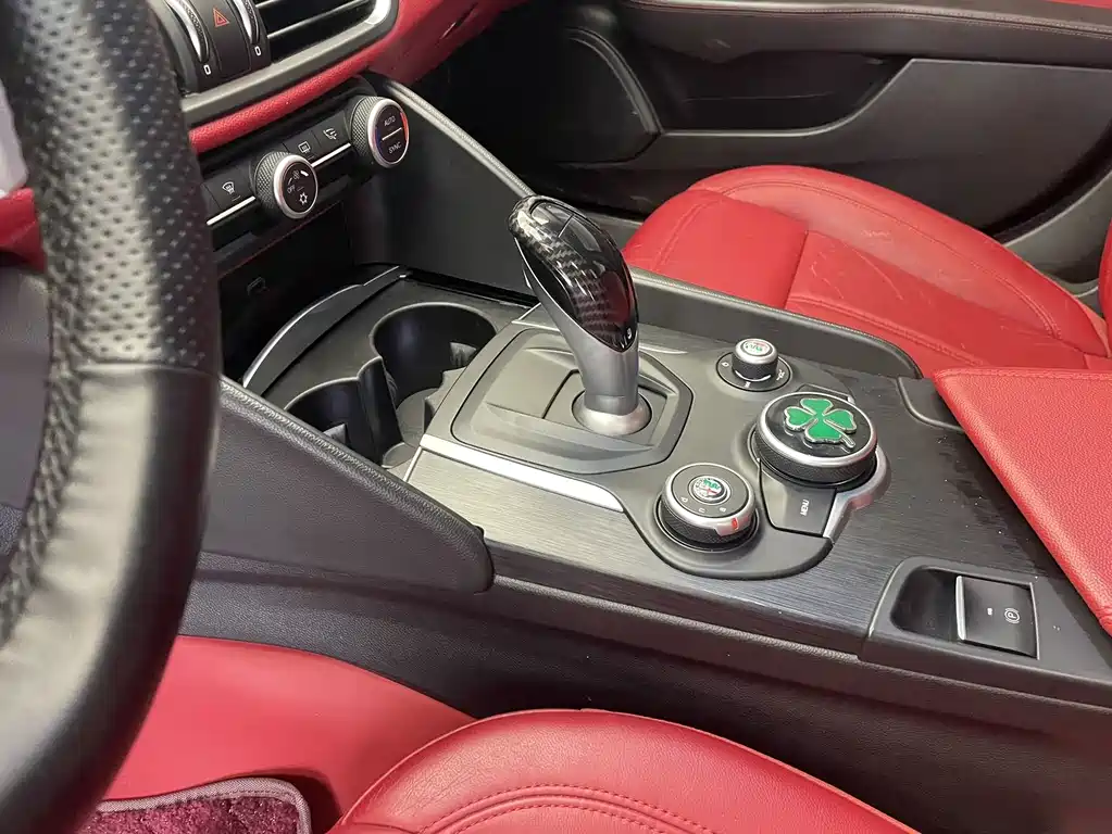 Alfa Romeo Giulia — фото 9