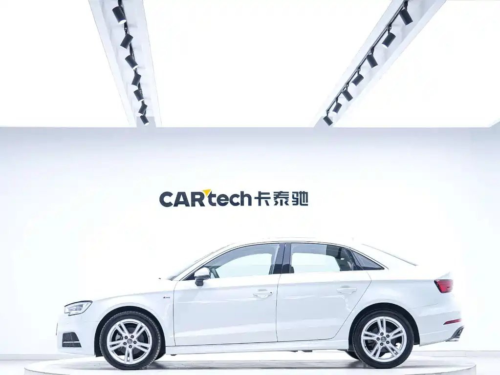 Audi A3 — фото 2