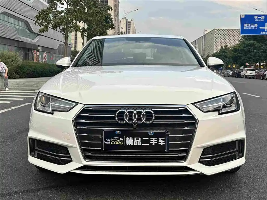 Audi A4L — фото 2