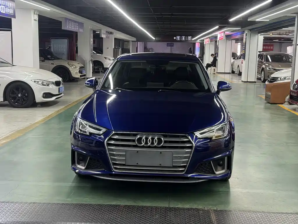 Audi A4L — фото 2