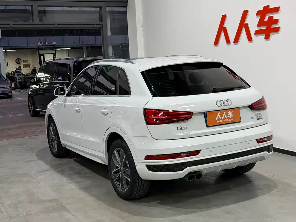 Audi Q3 — фото 18