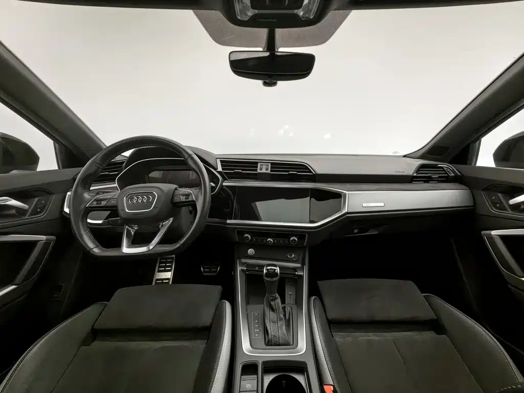 Audi Q3 — фото 5