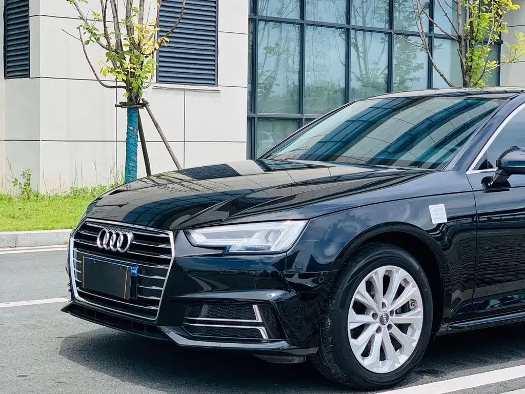 Audi A4L — фото 7