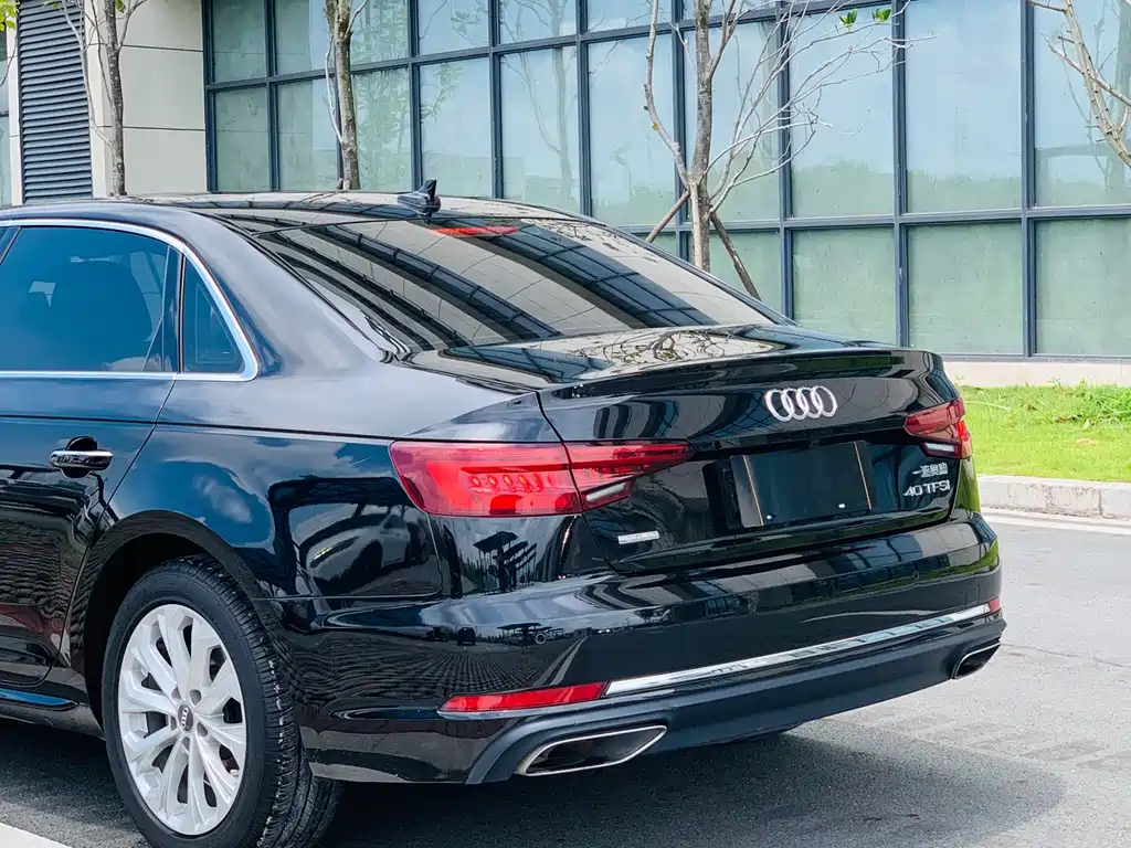 Audi A4L — фото 8