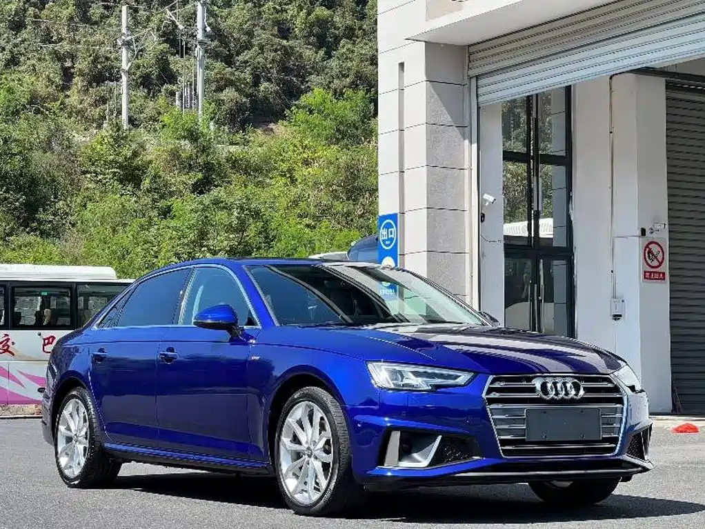 Audi A4L — фото 3