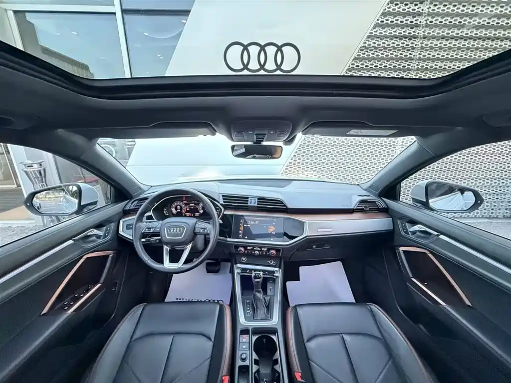 Audi Q3 — фото 23