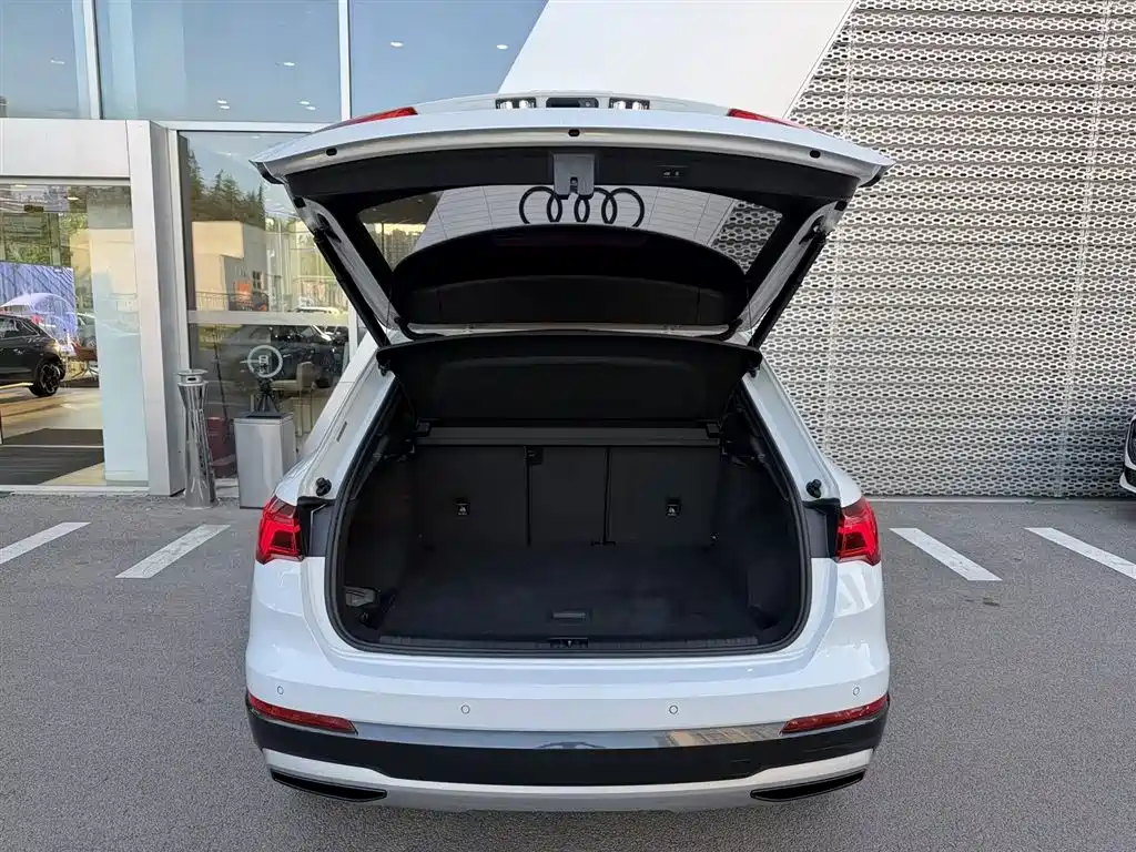 Audi Q3 — фото 10