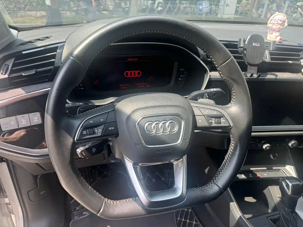 Audi Q3 — фото 5