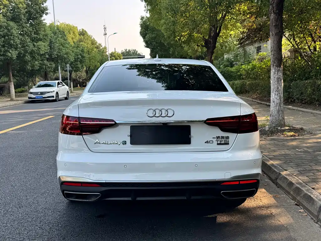 Audi A4L — фото 5