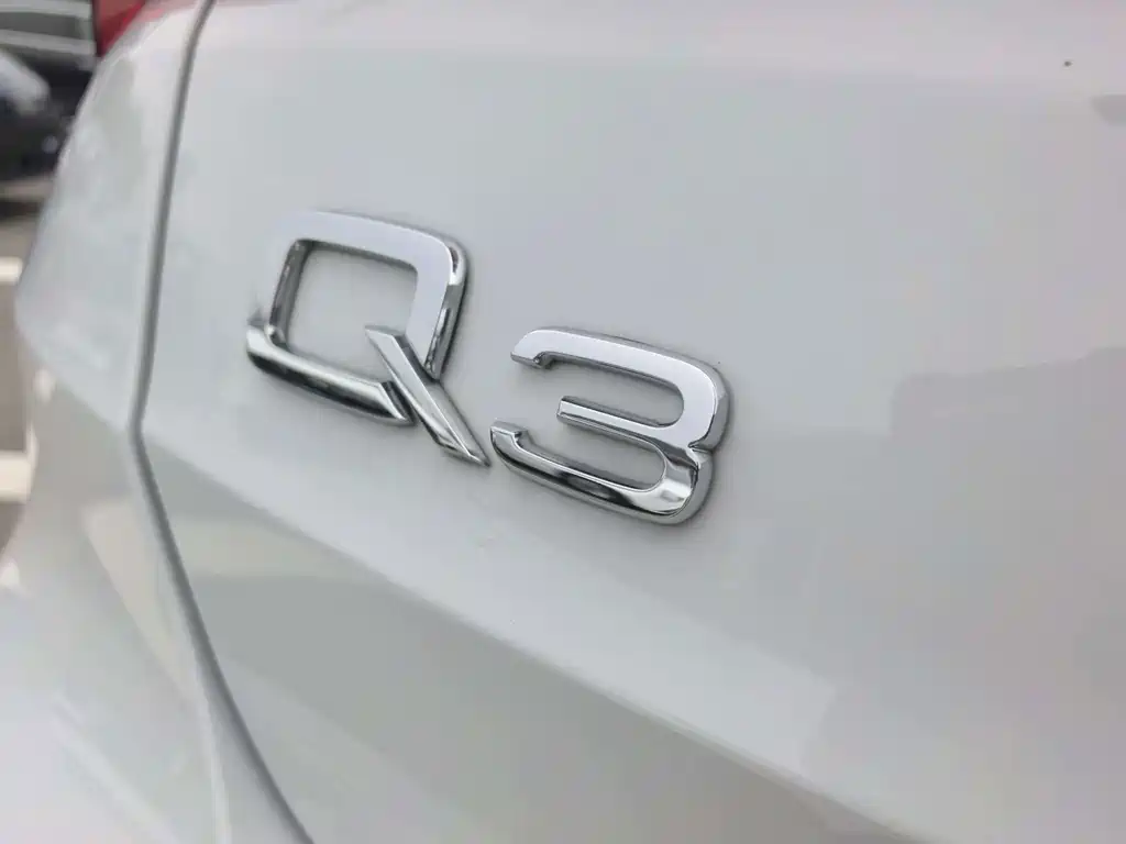Audi Q3 — фото 13
