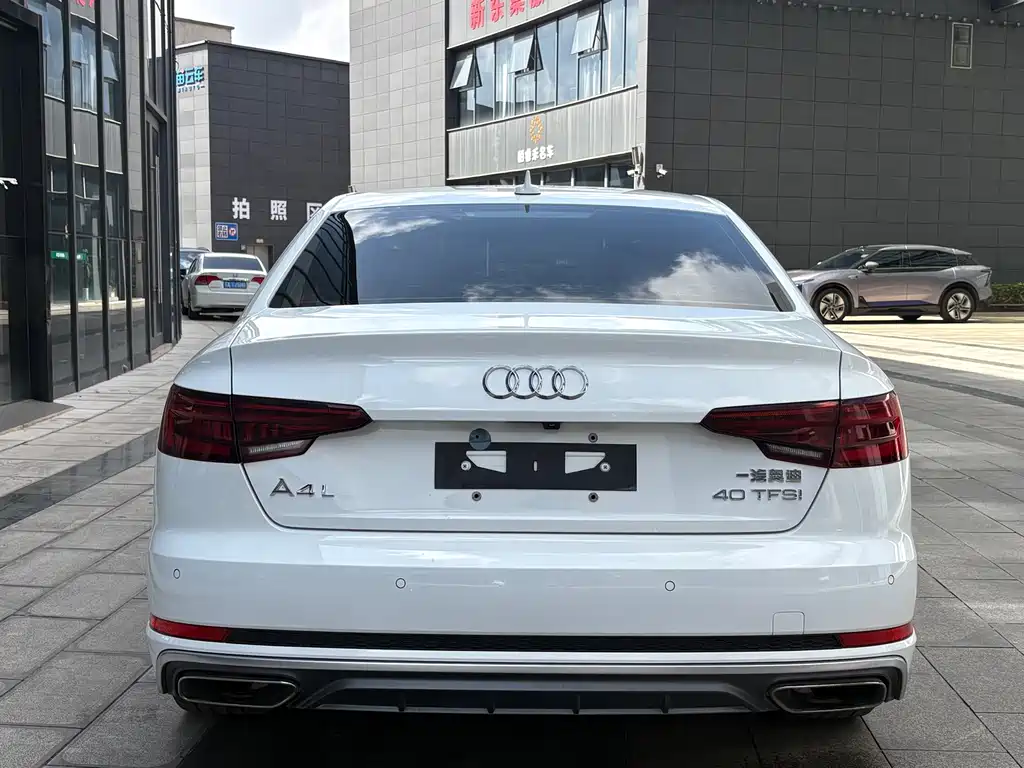 Audi A4L — фото 9