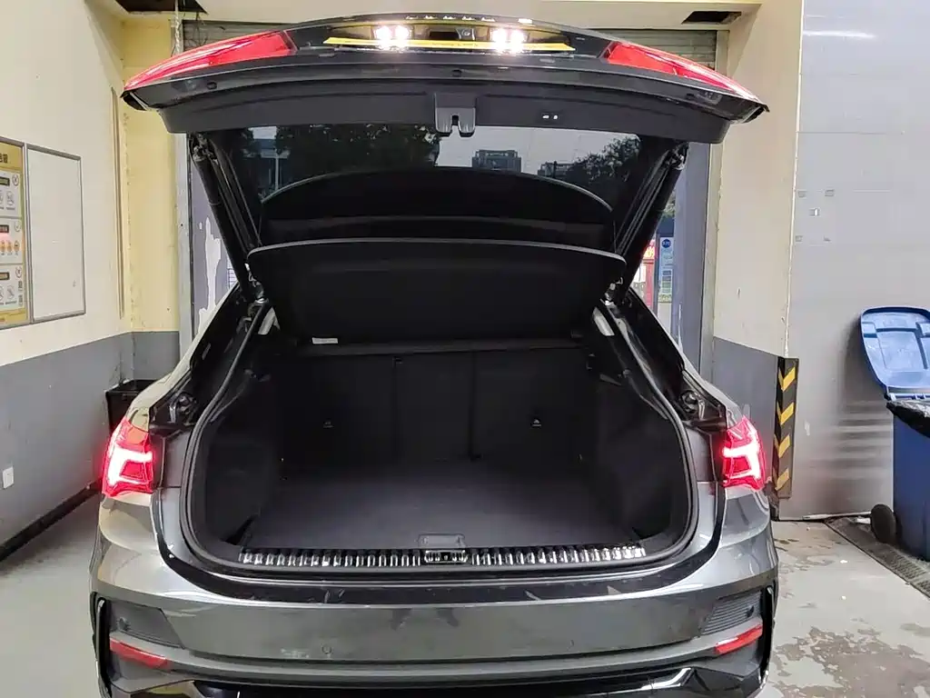 Audi Q3 Sportback — фото 20