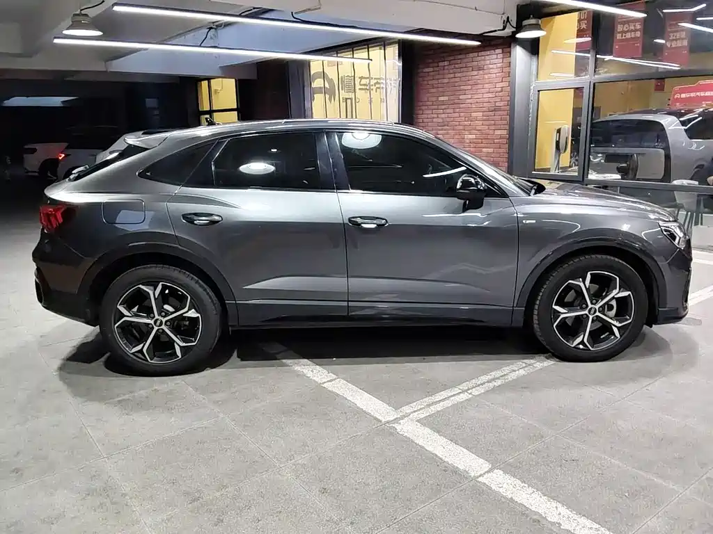 Audi Q3 Sportback — фото 5
