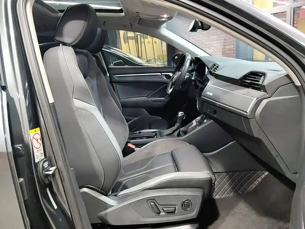 Audi Q3 Sportback — фото 10