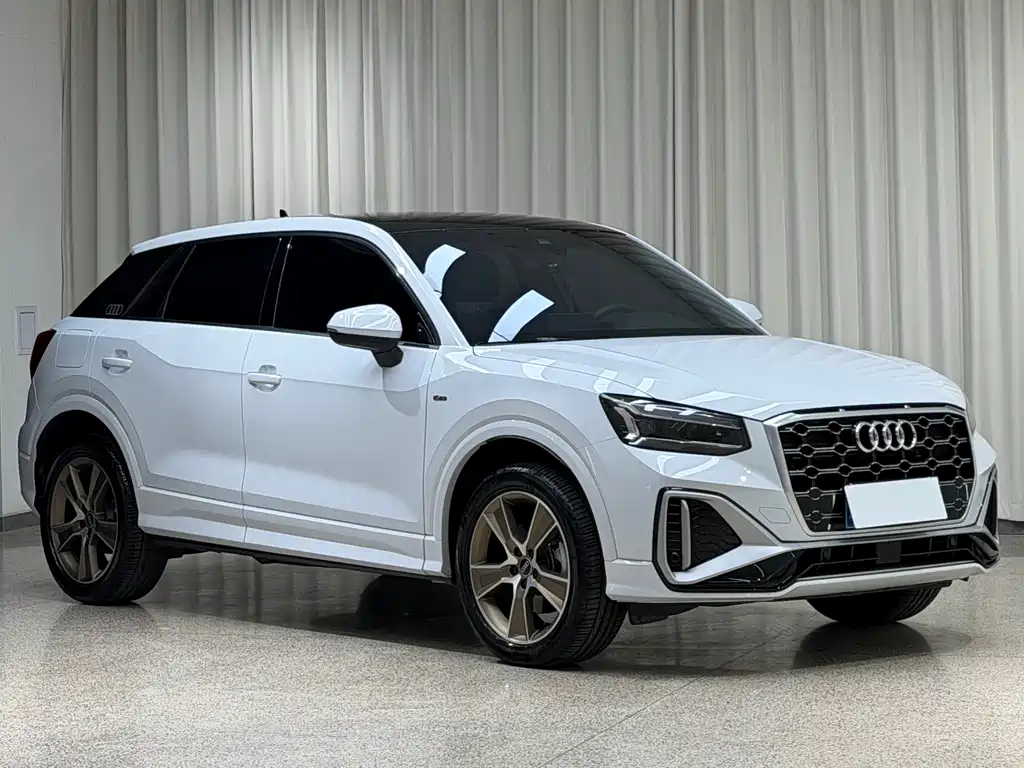 Audi Q2L — фото 2
