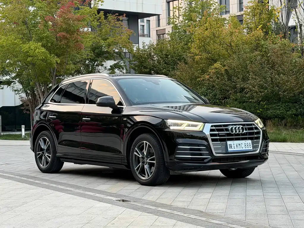 Audi Q5L — фото 3