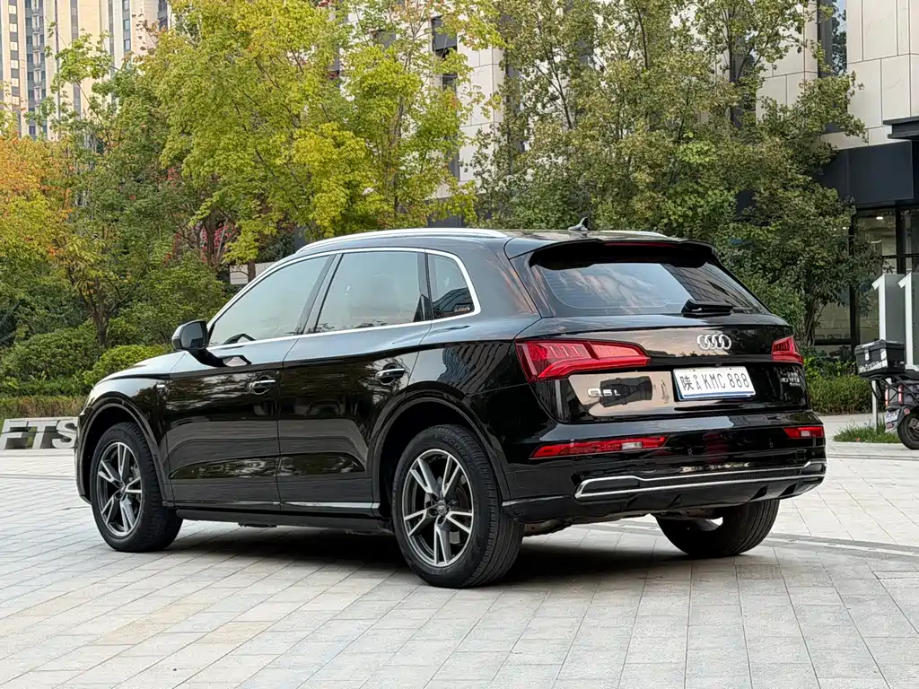 Audi Q5L — фото 4