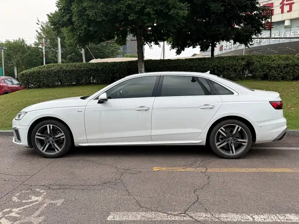 Audi A4L — фото 3