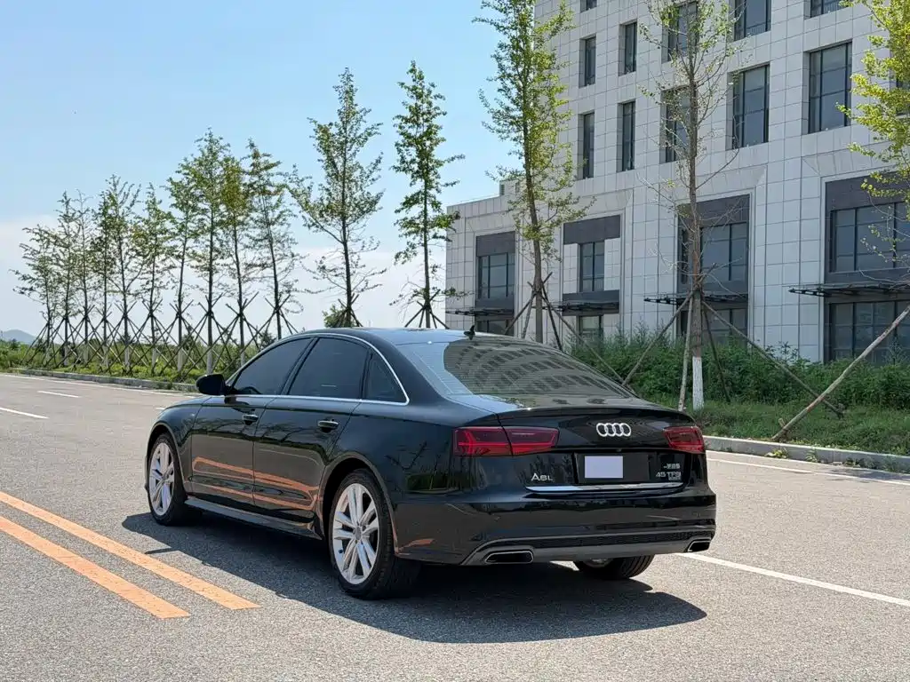 Audi A6L — фото 4