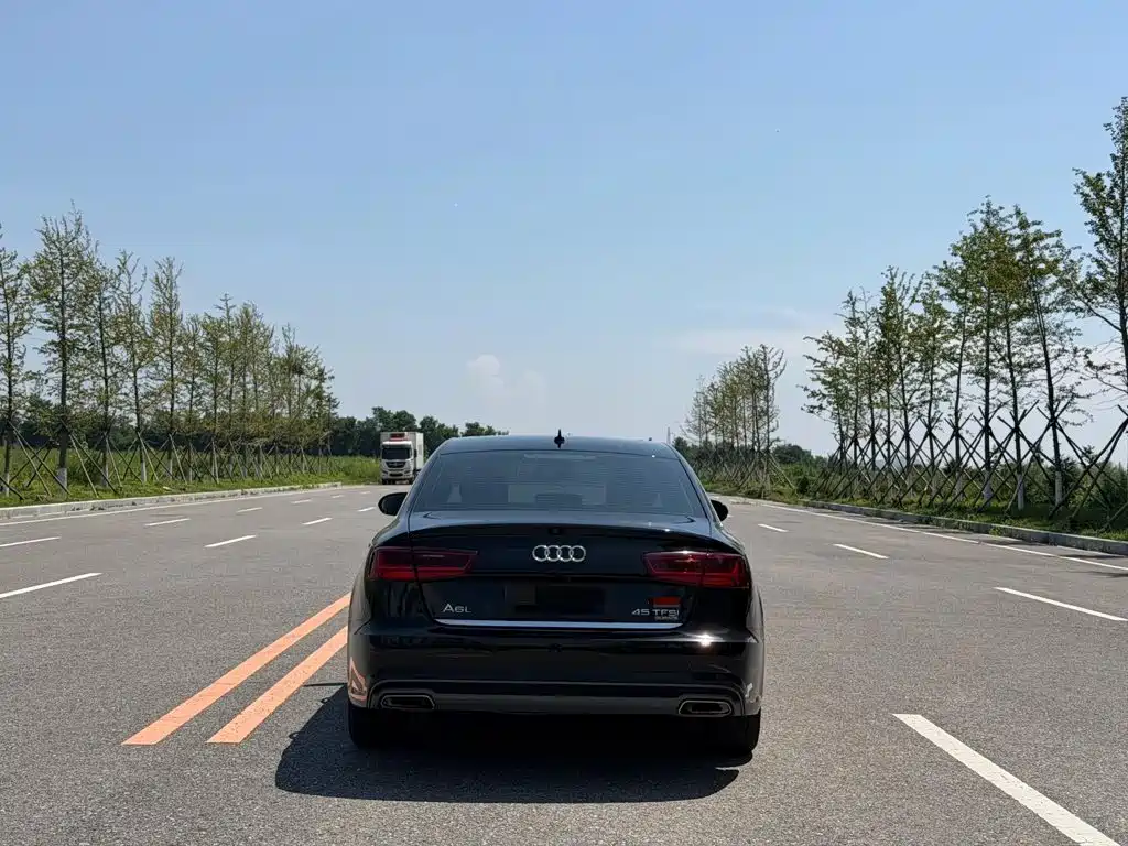 Audi A6L — фото 5